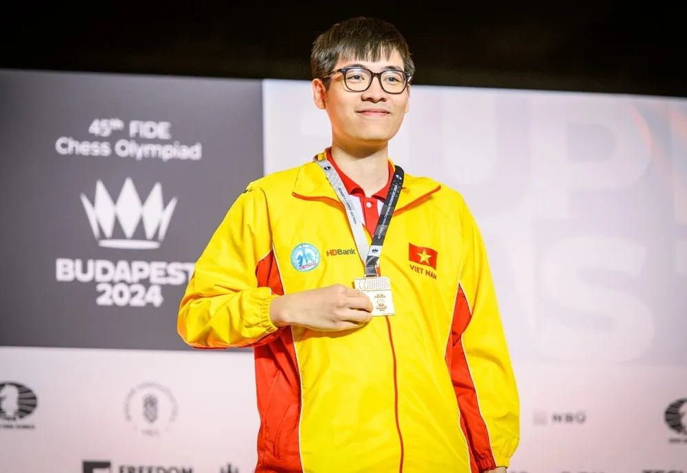 Lê Tuấn Minh đã vinh dự được phần thưởng Gương mặt trẻ Thủ đô tiêu biểu năm 2024. Ảnh: FIDE