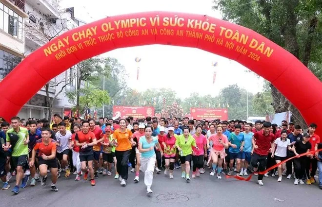 Bộ Công an tiếp tục tổ chức Ngày chạy Olympic năm nay trên đường chạy quanh khu vực Hồ Thiền Quang (Hà Nội). Ảnh: BCA
