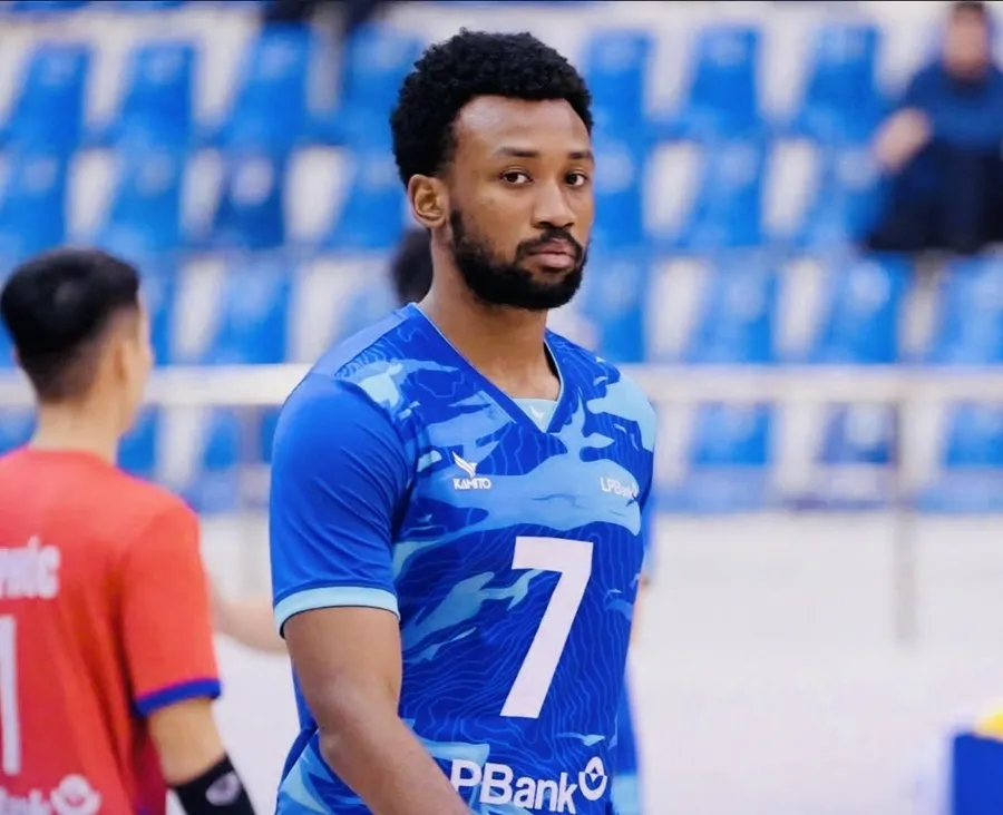 Tuyển thủ Thái Lan Napadet Bhinijdee vẫn tiếp tục thi đấu tới hết giai đoạn thứ nhất giải vô địch quốc gia tại Việt Nam sau đó sẽ về nước hội quân đội tuyển quốc gia. Ảnh: VCT