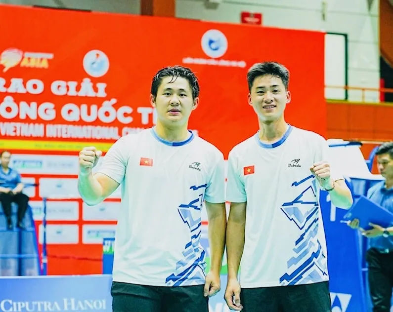 2 tay vợt của Việt Nam đã giành quyền vào bán kết nội dung đôi nam tại giải. Ảnh: BUBADU
