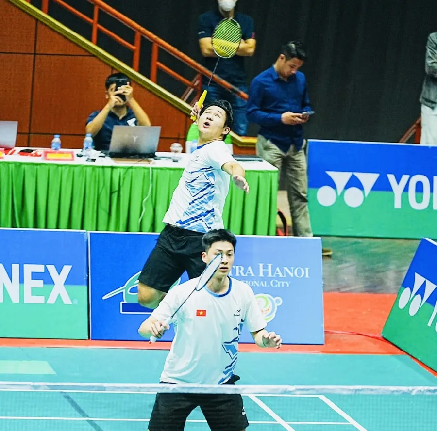 Hai tay vợt của Việt Nam chơi xuất sắc tại trận chung kết giúp cầu lông Việt Nam có ngôi vô địch đơn nam tại giải. Ảnh: BUBADU