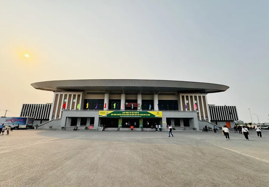 Nhà thi đấu Đông Anh (Hà Nội) dự kiến là nơi tổ chức giải AVC Challenge Cup 2025 nếu Việt Nam được Liên đoàn bóng chuyền châu Á trao quyền đăng cai. Ảnh: DŨNG PHƯƠNG