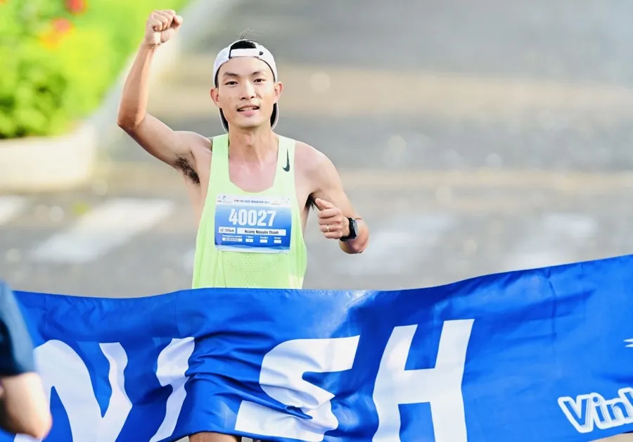 Hoàng Nguyên Thanh bất ngờ xuất hiện tại Phú Quốc và về nhất nội dung marathon - 42km. Ảnh: PQM