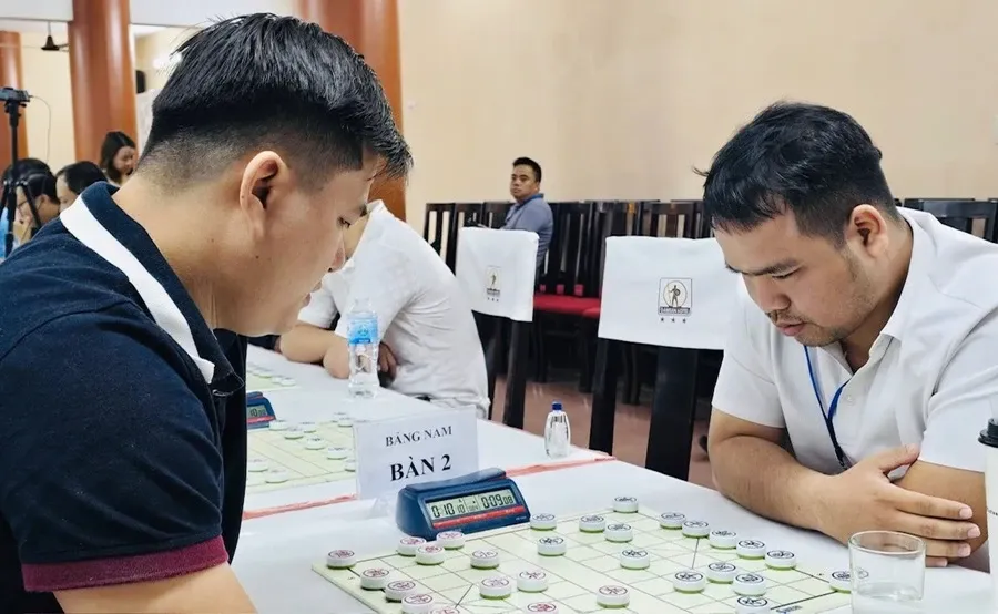 Lại Lý Huynh và Nguyễn Minh Nhật Quang là các kỳ thủ được chú ý tại giải vô địch quốc gia 2025. Ảnh: COTUONGVN