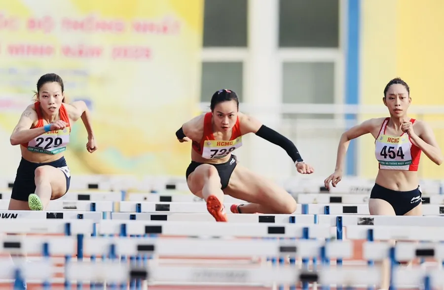 VĐV của nhóm cự ly ngắn và chạy rào đều muốn có thêm giải trong các khoảng thời gian phù hợp để được cọ xát, thi đấu trong nước. Ảnh: ĐÔNG HUYỀN