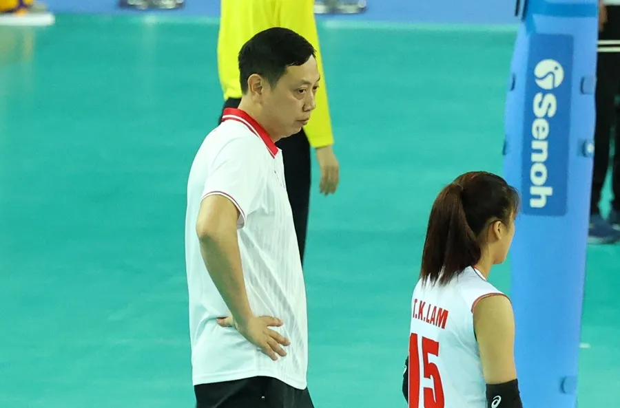 HLV Nguyễn Trọng Linh chưa lên đội tuyển bóng chuyền nữ Việt Nam ở giai đoạn thứ nhất. Ảnh: AVC
