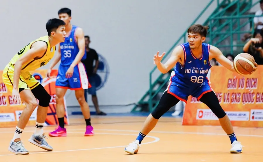 Đội TPHCM 1 (xanh) đã vô địch quốc gia nội dung 5x5 ở năm nay. Ảnh: VBF