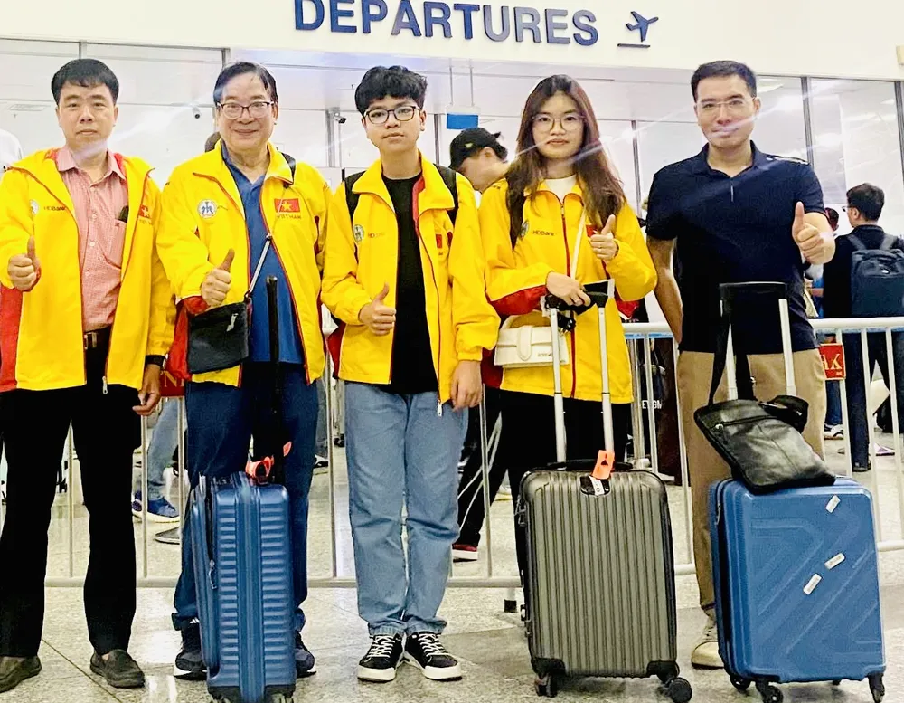 Kỳ thủ Việt Nam lên đường tham dự giải tại Mông Cổ. Ảnh: VIETNAMCHESS