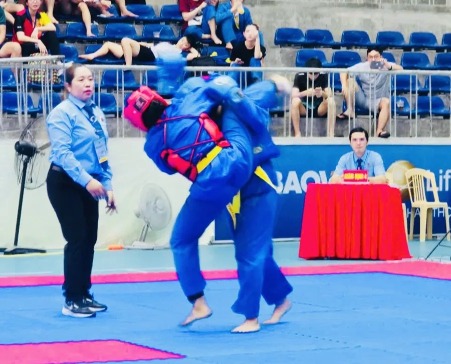 Võ sỹ vovinam cả nước đã tranh tài tại Nghệ An để đạt các kết quả tốt nhất. Ảnh: MINH MINH