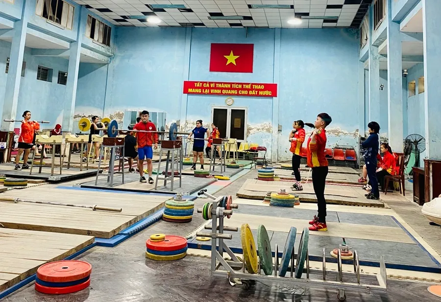 Cử tạ Việt Nam đang được yêu cầu tập trung nâng cao chuyên môn hiệu quả từ cách làm để đảm bảo đúng là môn trọng điểm. Ảnh: MINH MINH