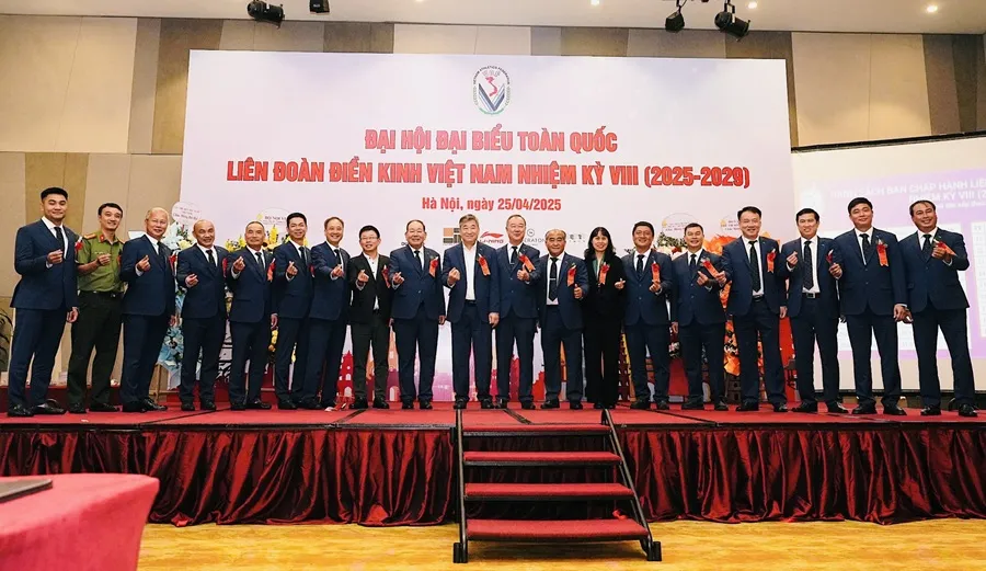 Liên đoàn điền kinh Việt Nam nhiệm kỳ 8 đã ra mắt ban chấp hành mới với Chủ tịch là ông Hoàng Vệ Dũng. Ảnh: MINH MINH