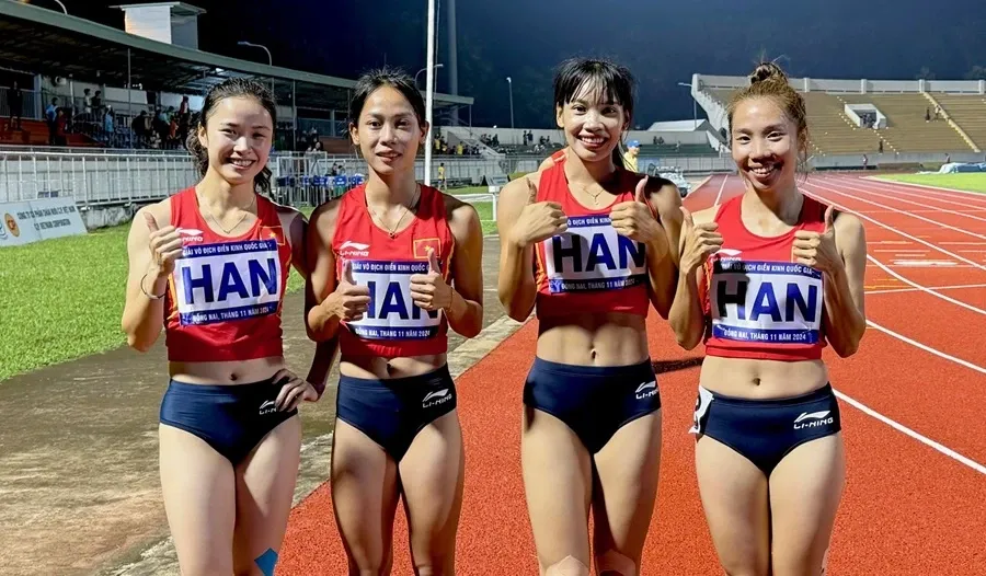 VĐV tập luyện không nghỉ lễ để hướng tới chuẩn bị cho giải vô địch châu Á 2025. Ảnh: MINH MINH