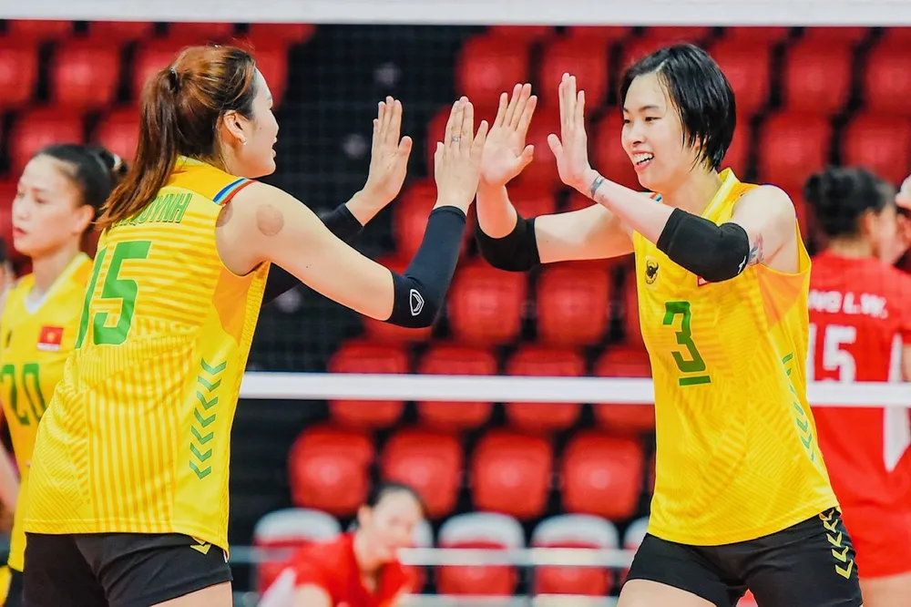Vi Thị Như Quỳnh và Trần Thị Thanh Thúy trở lại hội quân cùng đội tuyển bóng chuyền nữ Việt Nam. Ảnh: PREMIERLEAGUE