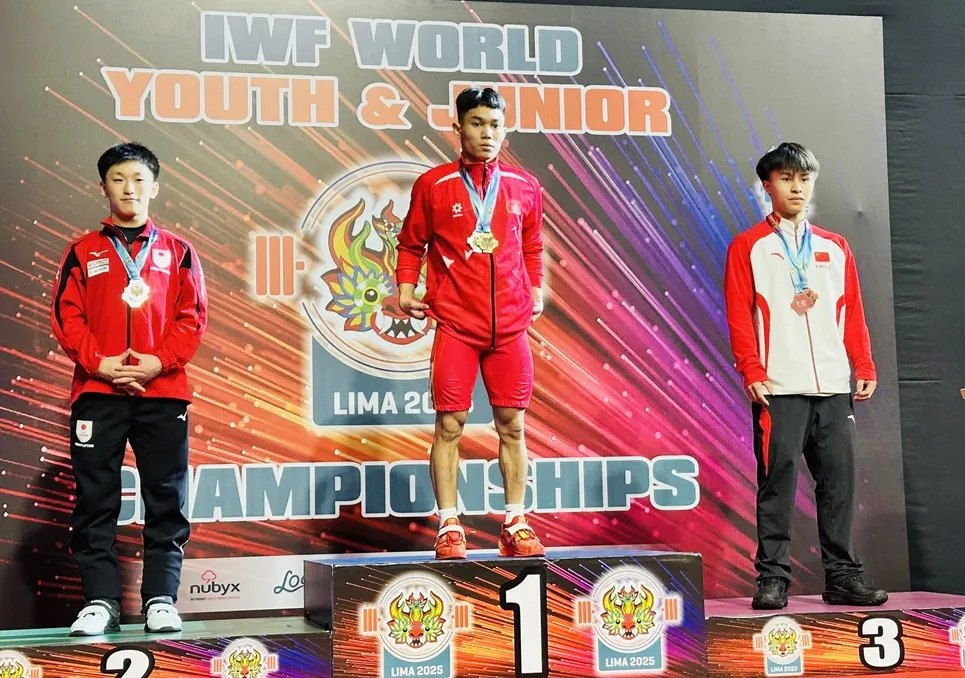 Lực sỹ K'Dương đã thi đấu để có tấm HCV đầu tiên cho cử tạ trẻ Việt Nam tại Lima (Peru). Ảnh: MINH MINH