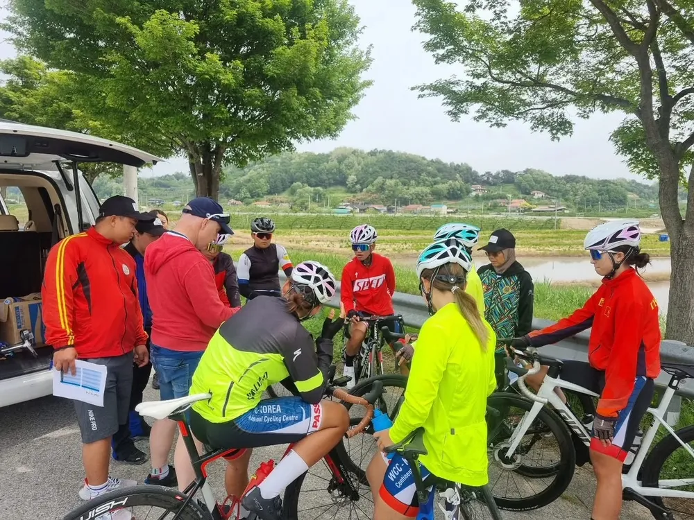 Cua-rơ trẻ Việt Nam tham gia đợt tập huấn tại Hàn Quốc vừa qua. Ảnh: WCCKOREA