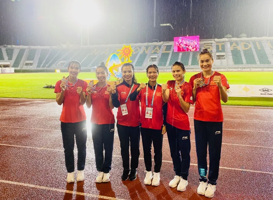 VĐV điền kinh Việt Nam tự tin để tìm cơ hội tiếp tục giành huy chương nội dung tiếp sức 4x400m nữ. Ảnh: MINH MINH