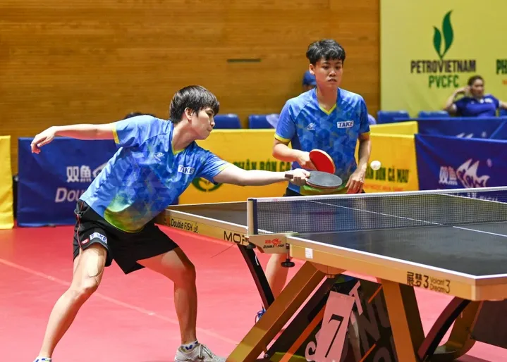 Diệu Khánh và Thanh Thư đã có chiến thắng tại trận chung kết đôi nữ. Ảnh: ND