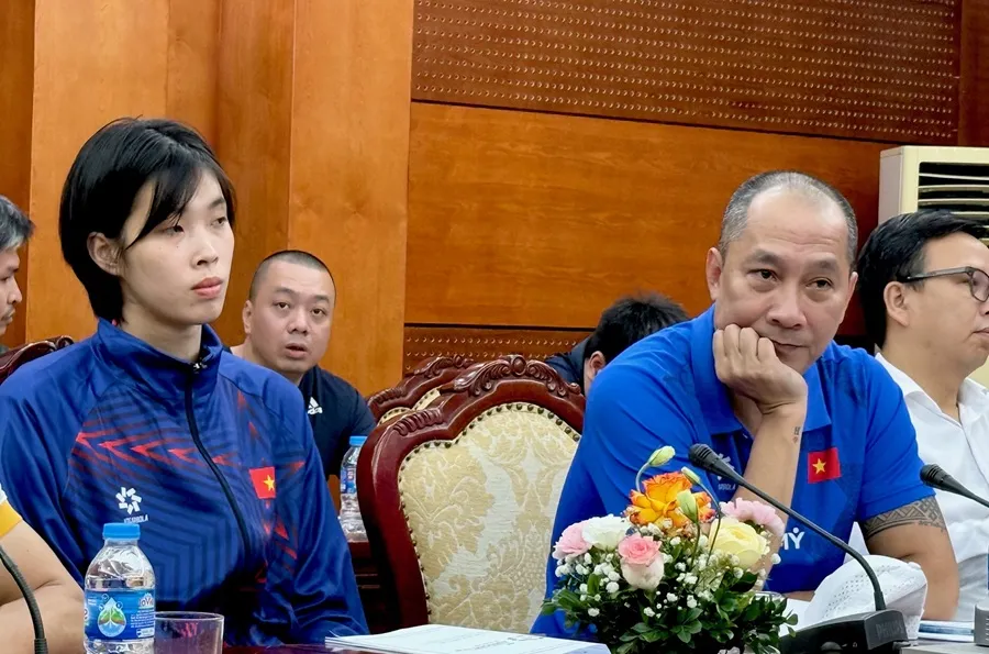 Trần Thị Thanh Thúy và HLV Nguyễn Tuấn Kiệt rất quyết tâm giành vị trí cao nhất tại giải đấu ở Đông Anh (Hà Nội) lần này. Ảnh: MINH MINH