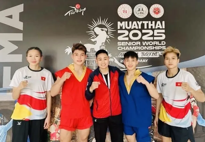 Đội muay Việt Nam có tấm HCV đầu tiên ở nhóm tuổi U23 tại giải vô địch thế giới 2025. Ảnh: YẾN LY