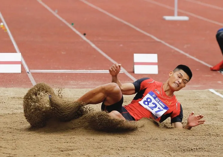 Tuyển thủ Tiến Trọng vẫn đang là VĐV nhảy xa nam số 1 Việt Nam nhưng phải nỗ lực hết khả năng mới có cơ hội giành kết quả tốt nhất SEA Games 33 tới đây. Ảnh: TTXVN