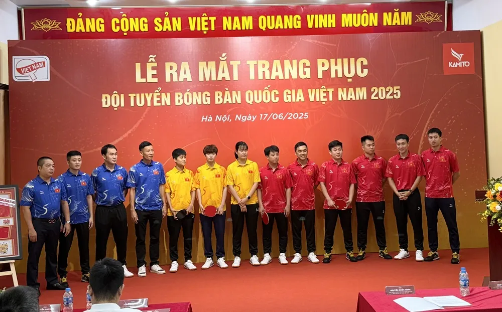 Đội tuyển bóng bàn Việt Nam đã có trang phục thi đấu tại SEA Games 33-2025. Ảnh: MINH MINH