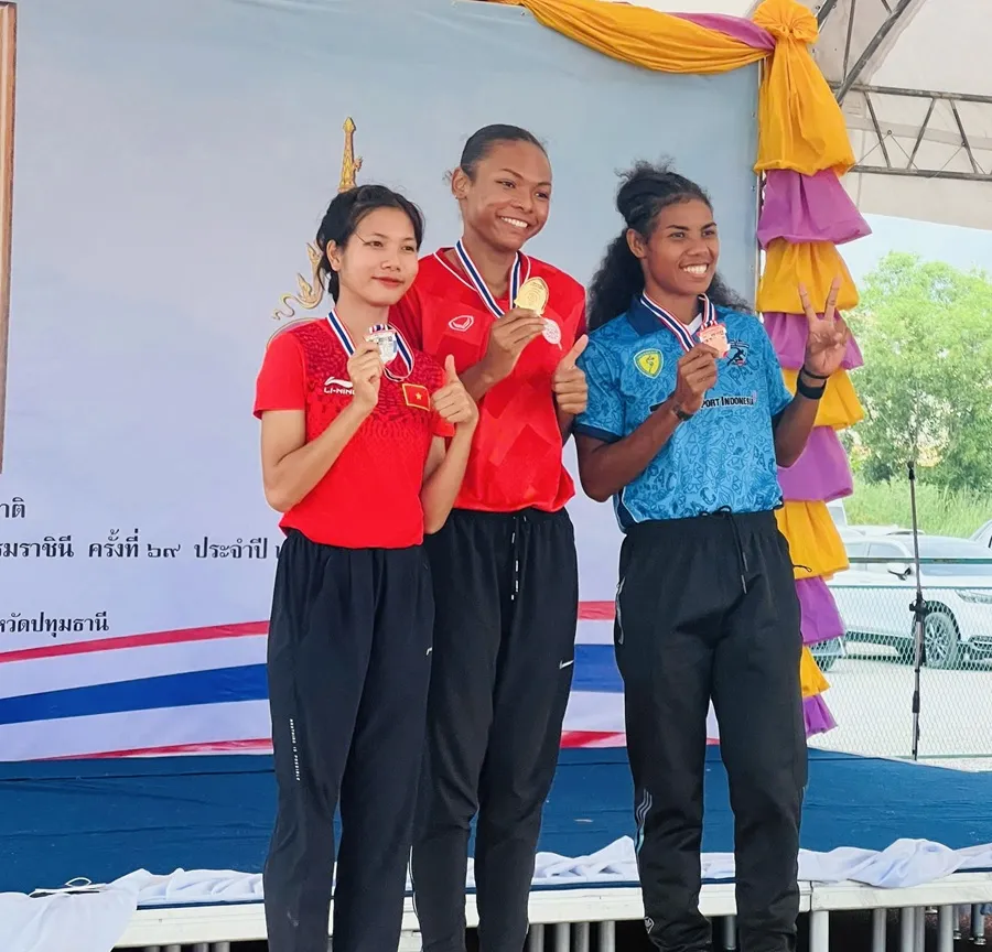 Tuyển thủ Lê Thị Tuyết Mai (trái) đã thi đấu tốt tại giải Thái Lan lần này. Ảnh: NGUYỄN ĐỨC