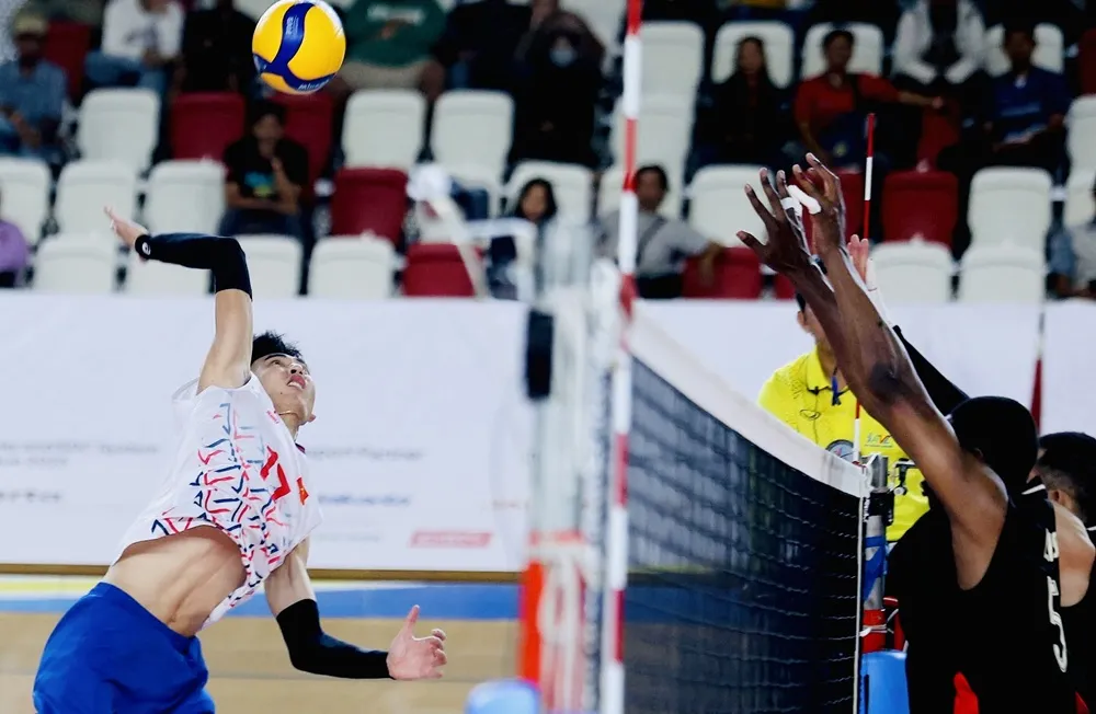 Chủ công Nguyễn Ngọc Thuân ghi điểm quan trọng cho đội tuyển bóng chuyền nam Việt Nam tại SEA V.League 2025. Ảnh: SEAVLEAGUE