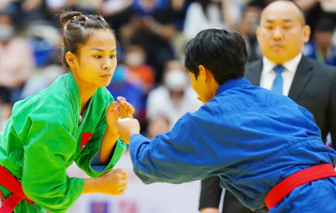 Võ sĩ Tô Thị Trang (trái) là thành viên đội tuyển kurash Việt Nam dự giải vô địch châu Á 2025. Ảnh: ĐOÀNTTVN