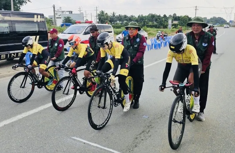 Đội nữ TPHCM 1 đã thi đấu và giành HCB trong nội dung tính giờ đồng đội nữ 3km. Ảnh: CYCLINGNEWS