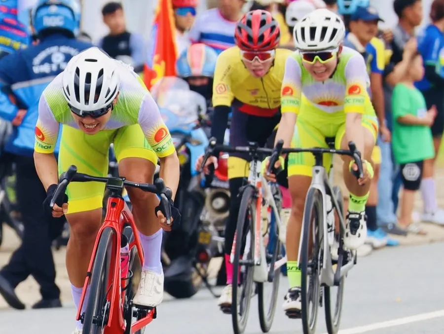 Nguyễn Thị Thật và đội An Giang thắng áp đảo nội dung xuất phát đồng hàng nữ. Ảnh: GIA HUY