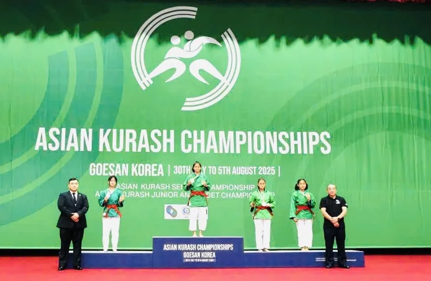 Võ sĩ của kurash Việt Nam giành HCV tại nội dung vô địch trẻ. Ảnh: NGUYỄN HỮU