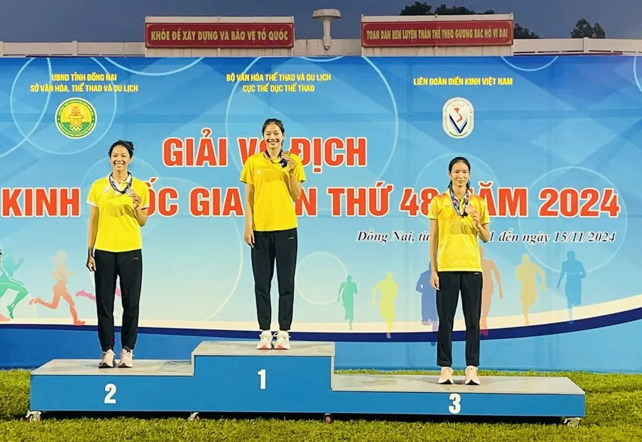Phạm Quỳnh Giang (1) lỡ cơ hội bảo vệ ngôi vô địch nhảy cao nữ từng đạt được ở năm 2024 tại giải quốc gia năm nay. Ảnh: MINH MINH