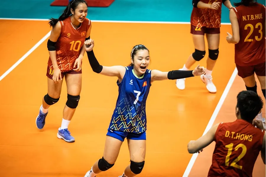 Cầu thủ trẻ Việt Nam đang chơi thăng hoa tại Indonesia. Ảnh: FIVB