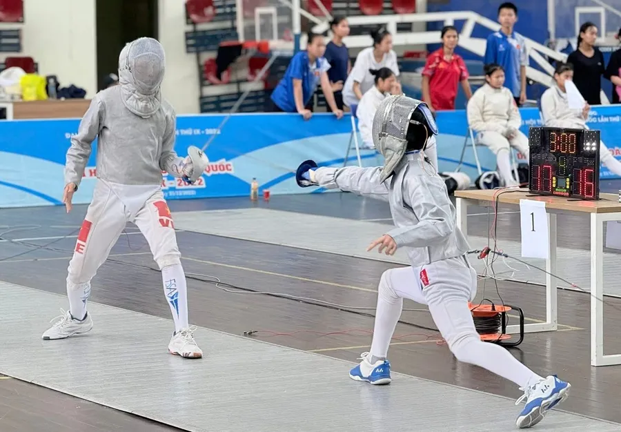 VĐV đấu kiếm Việt Nam lần đầu được thi đấu giải vô địch U15 quốc gia 2025. Ảnh: HỢP HỢP