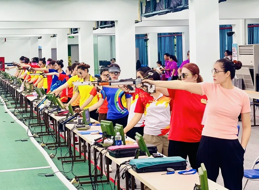 Xạ thủ cả nước tham dự giải vô địch các tay súng xuất sắc 2025. Ảnh: VŨ ANH