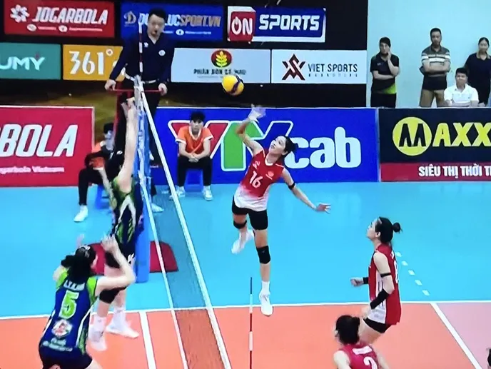 Đội Binh chủng Thông tin đã giành ngôi vô địch giải năm nay. Ảnh: MINH MINH