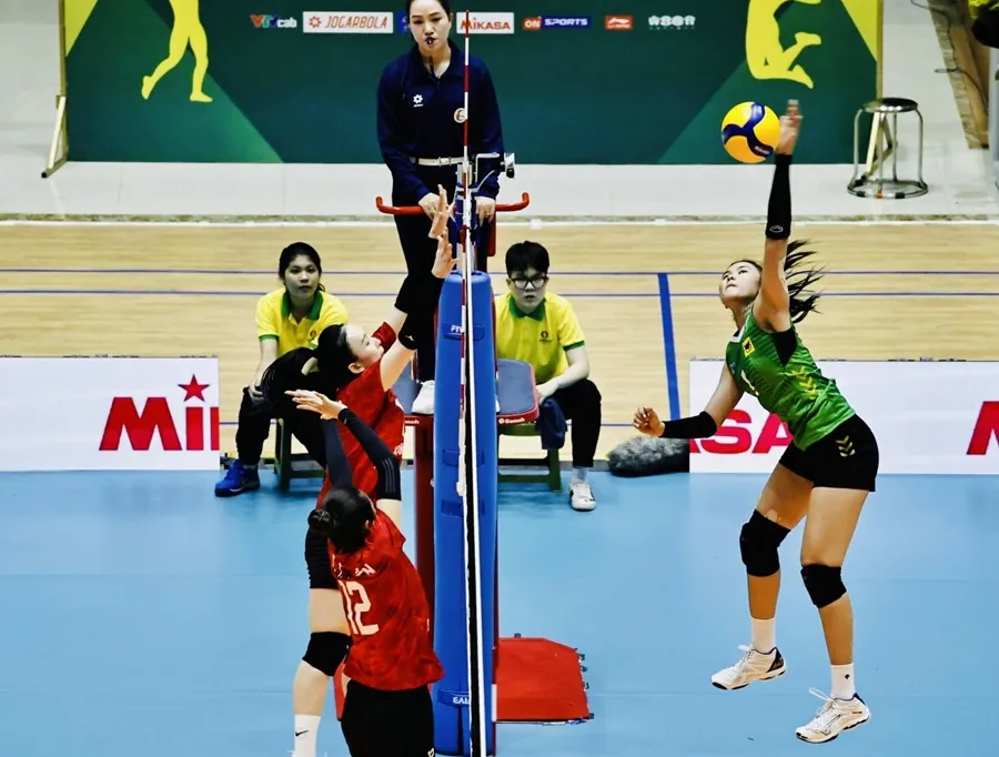 Cầu thủ sẽ thi đấu giai đoạn 2 giải vô địch quốc gia 2025 sớm hơn 3 ngày so với lịch ban đầu. Ảnh: DŨNG PHƯƠNG