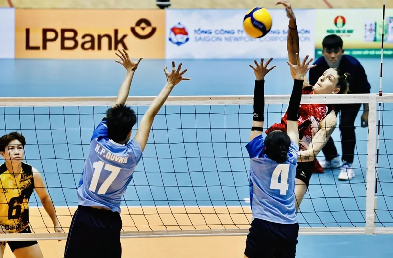 bong chuyen bich tuyen 2.jpg