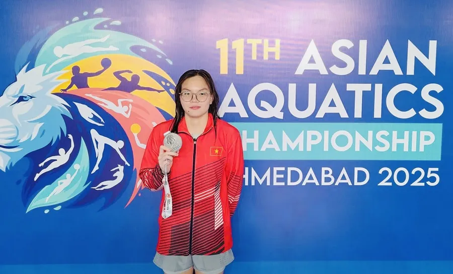 Nguyễn Khả Nhi là gương mặt xuất sắc của bơi lội TPHCM lúc này đóng góp thành tích đáng kể cho đội tuyển bơi Việt Nam. Ảnh: Đội tuyển bơi VN