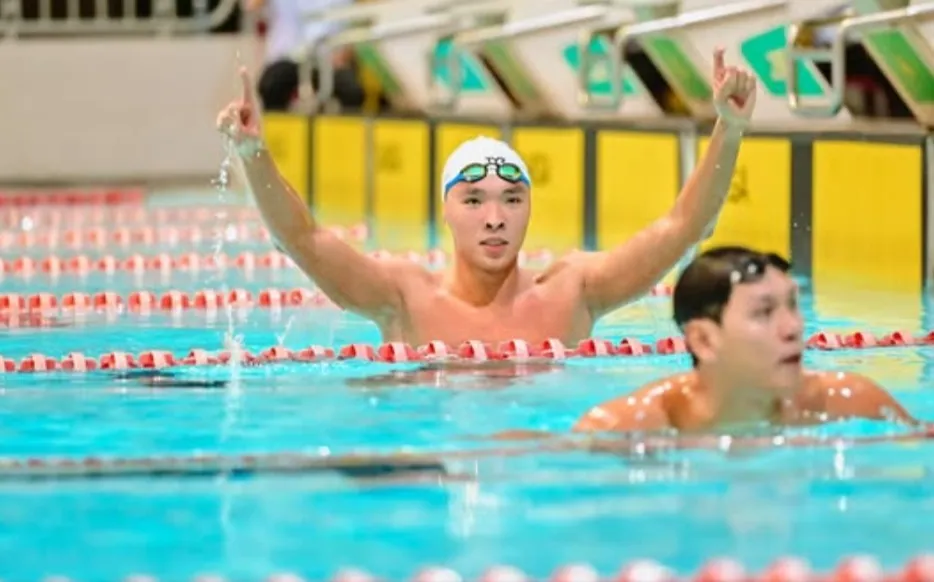 VĐV Lương Jeremie Loic Nino đã giành HCV cho đội TPHCM tại giải vô địch quốc gia 2025. Ảnh: HCMSWIMMING