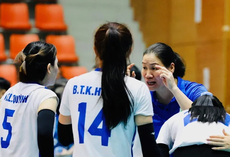 Đội nữ TPHCM kịp thuê VĐV ngoại vào giờ chót. Ảnh: DŨNG PHƯƠNG