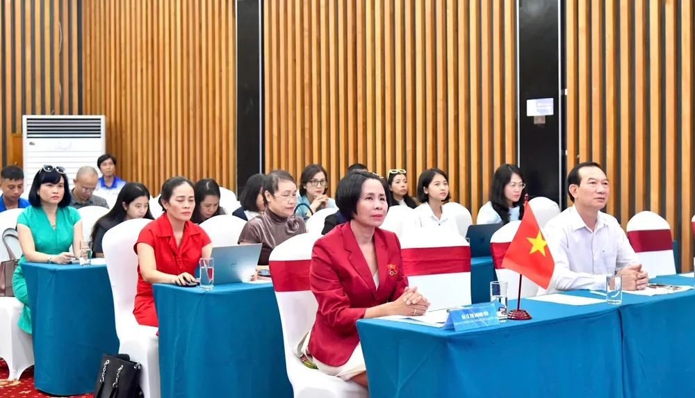 Các đại biểu tham dự phiên họp báo chí thông tin về Hội nghị tại Hà Nội. Ảnh: LƯỢNG LƯỢNG