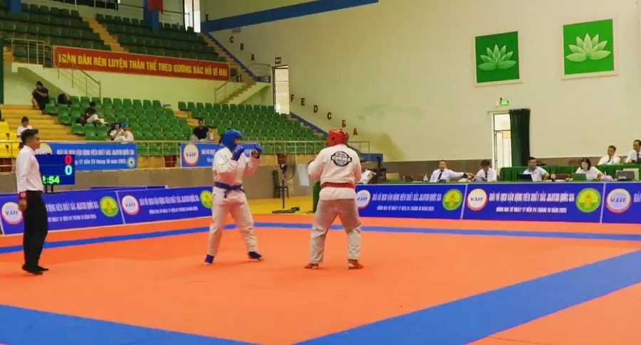 Các võ sĩ đã tham dự giải các VĐV jujitsu xuất sắc quốc gia 2025. Ảnh: MINH MINH