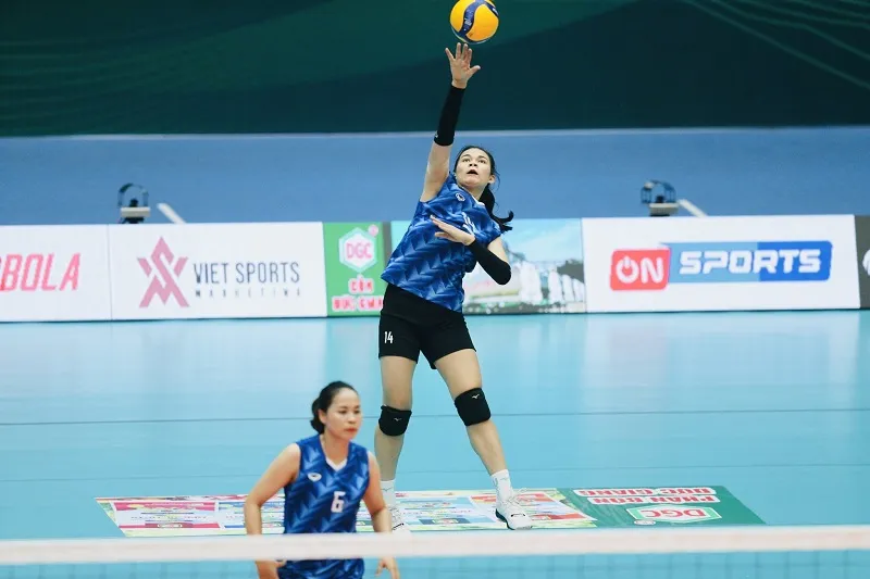 Đội bóng chuyền nữ Quảng Ninh đã thi đấu hiệu quả tại vòng bảng để có suất tứ kết. Ảnh: DŨNG PHƯƠNG