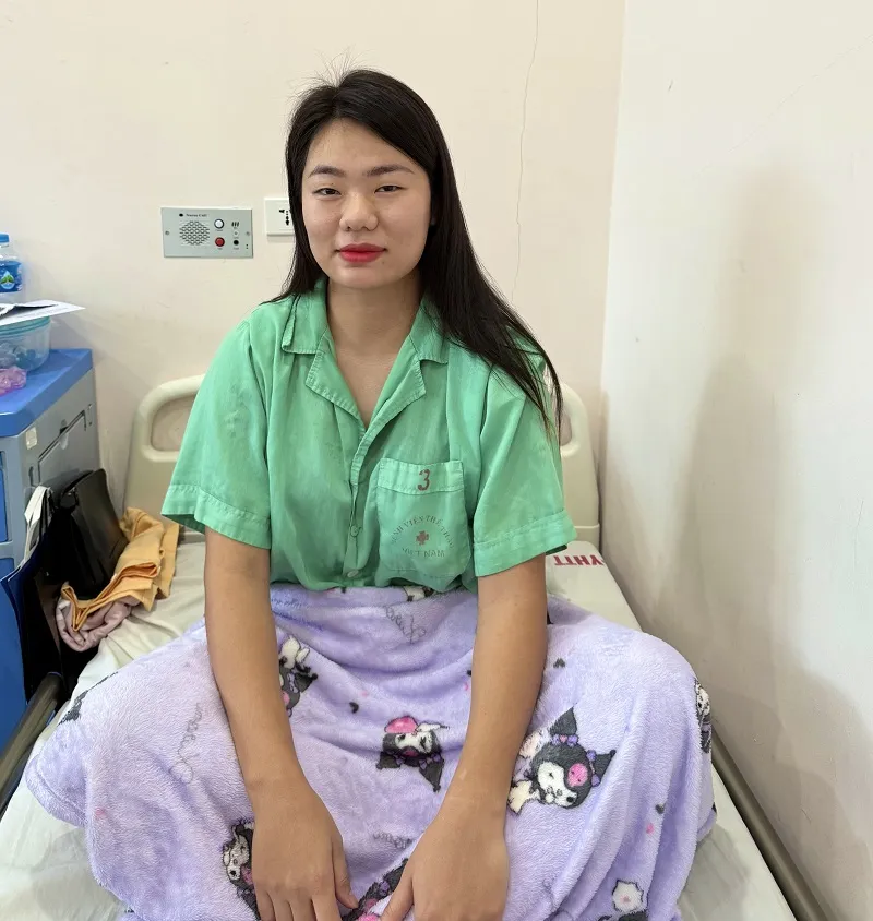 Tuyển thủ Nguyễn Thị Ngoan giữ tinh thần lạc quan trước khi được phẫu thuật chữa chấn thương trong tuần này. Ảnh: MINH CHIẾN