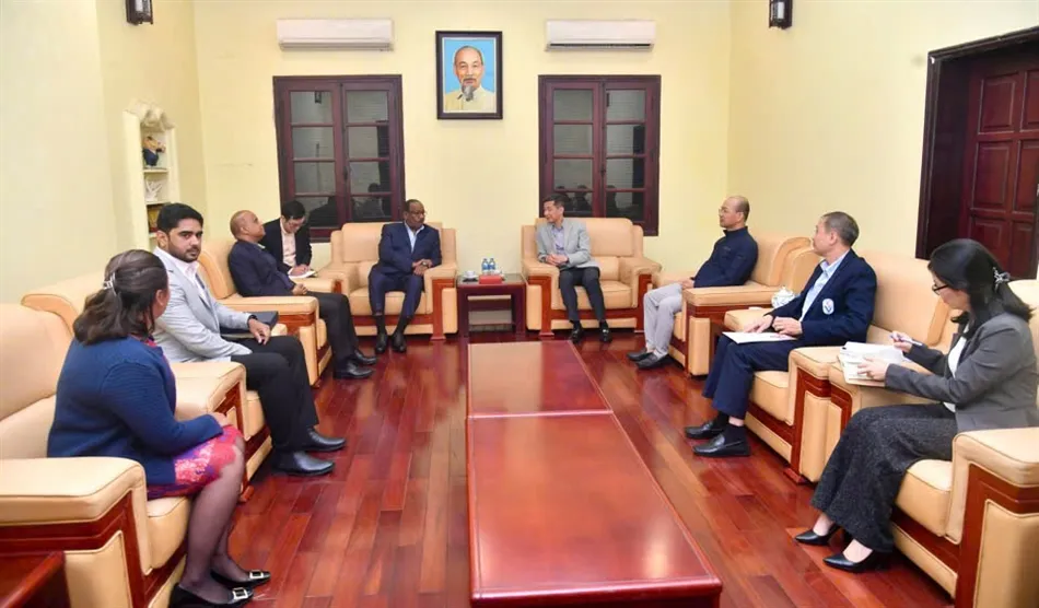 Cục TDTT Việt Nam làm việc cùng Chủ tịch Liên đoàn điền kinh châu Á và thảo luận nhiều nội dung quan trọng. Ảnh: VĂN DUY