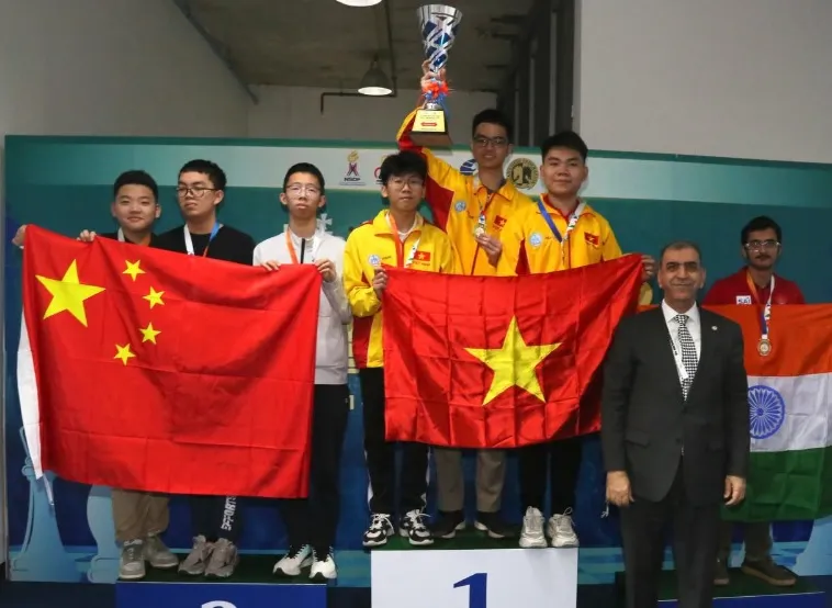 Bành Gia Huy đã có tấm HCV cờ tiêu chuẩn cá nhân sau khi giành HCV cờ nhanh đồng đội tại giải. Ảnh: ASIAN CHESS