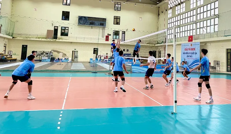 Đội tuyển bóng chuyền nam Việt Nam tập huấn tại Bắc Ninh sau đó tới TPHCM rèn luyện để sẵn sàng tham dự SEA Games 33-2025. Ảnh: MINH CHIẾN