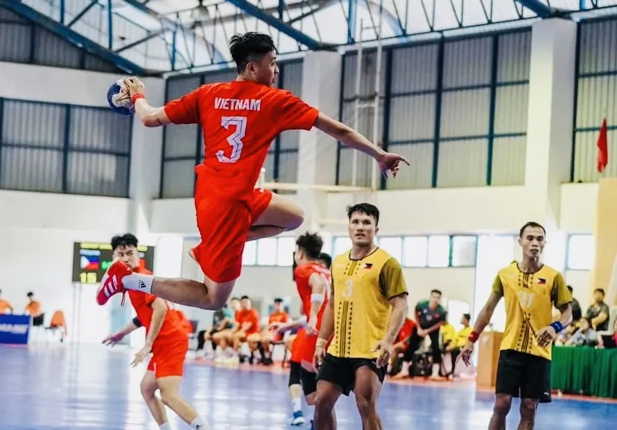 Đội bóng ném nam Việt Nam từng tham dự giải vô địch Đông Nam Á 2025 ở Thái Lan nên quen thuộc với sân đấu ở SEA Games 33-2025. Ảnh: VHF