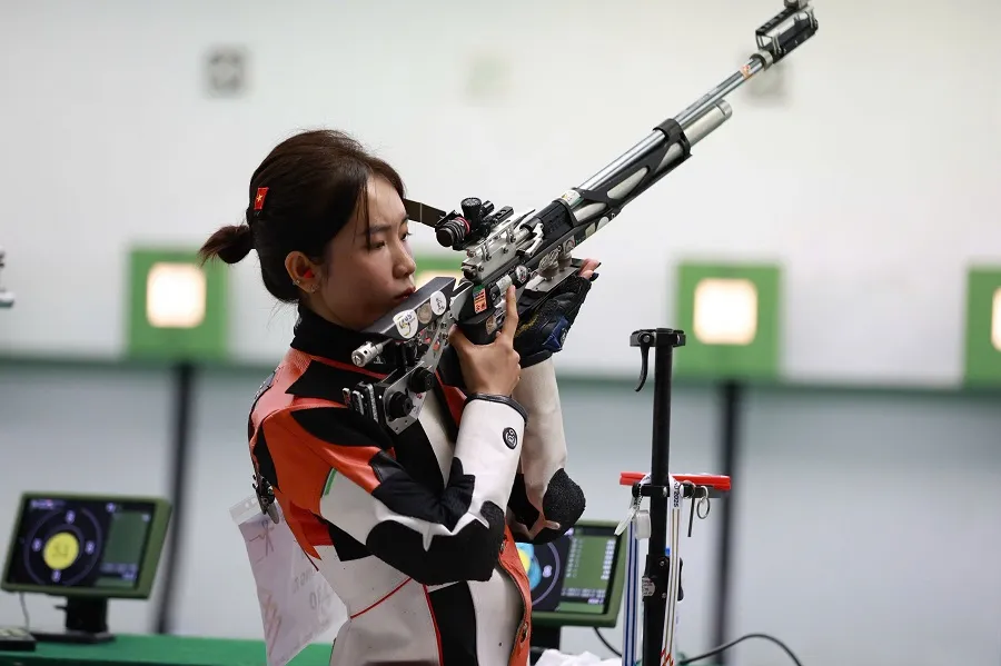 Lê Thị Mộng Tuyền đã giành HCĐ cá nhân bài bắn 10m súng trường hơi nữ. Ảnh: DŨNG PHƯƠNG